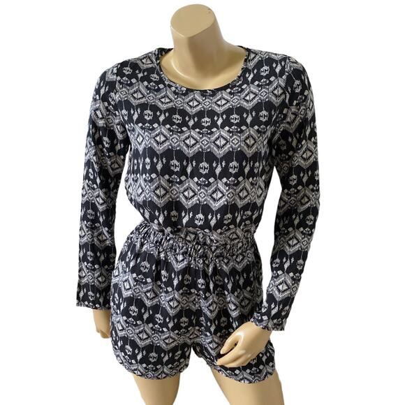 FOREVER 21 Womens Size Small Long Sleeve Tribal Print One Piece Romper Jumper - Picture 1 of 7